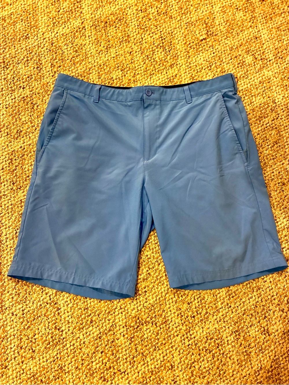IZOD Men's Light Blue golf shorts Sz 38